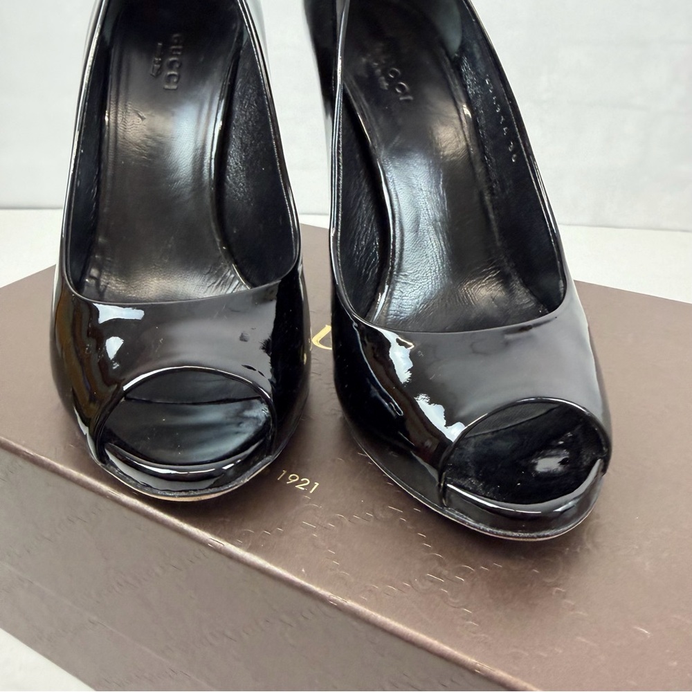 Gucci Black Patent Leather Peep Toe Pumps GG Heel‎ Detail Size 36 (US 6) - Picture 3 of 11